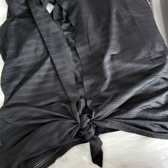 Lululemon Tank - Picture 5 of 8